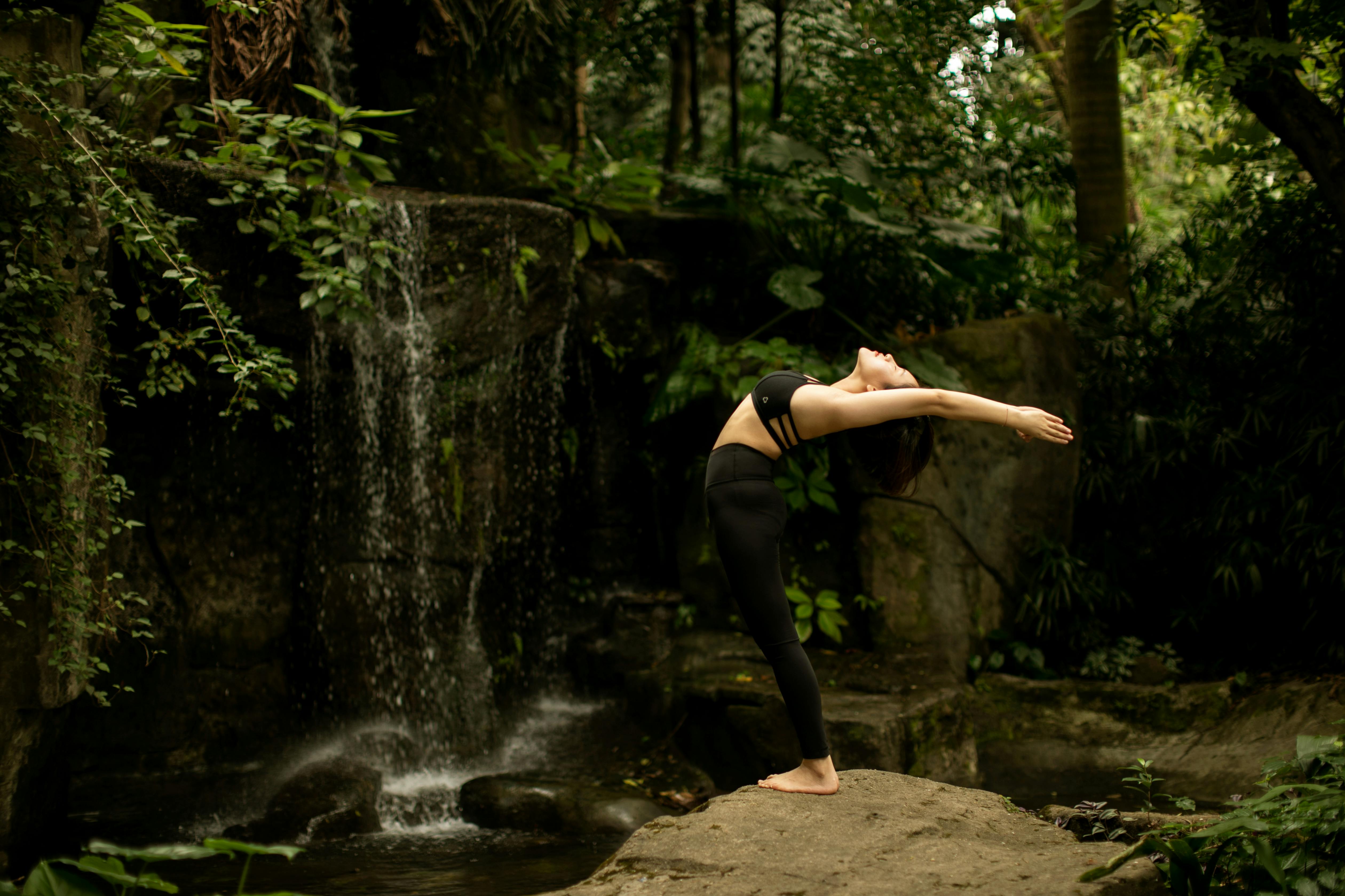 Yoga im Wald